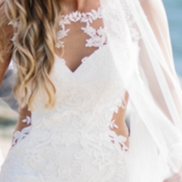 Wedding Dress + Veil (originally $1,784) DESIGNER - Picture 6 of 8